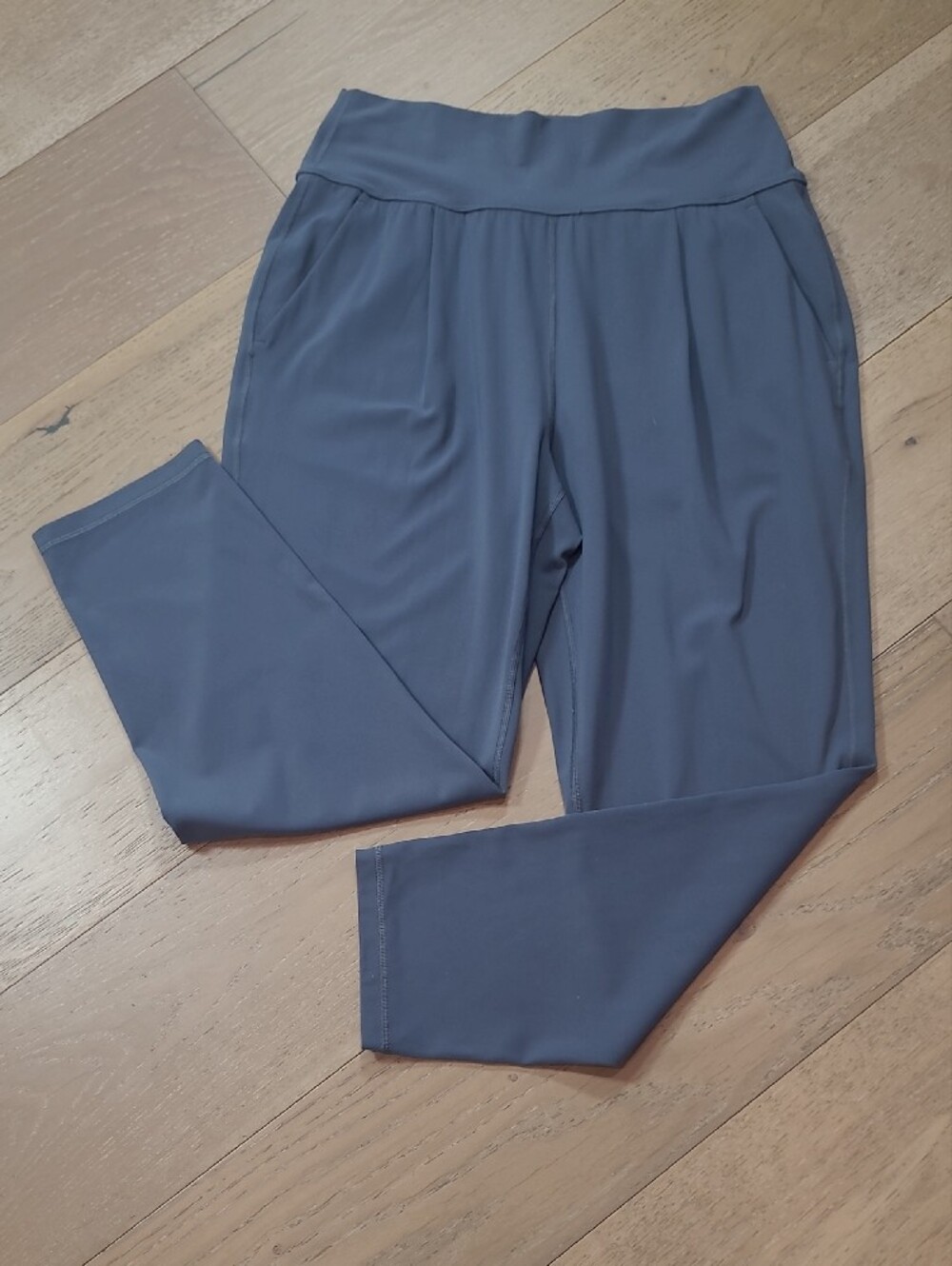 Athleta Elation Pant Women's sz M Grey/Slate Blue High Rise Tapered Leg Active